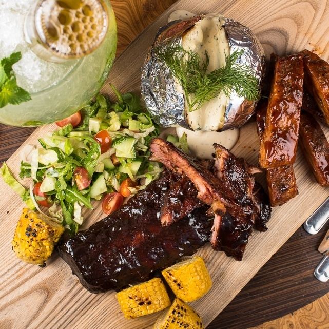 Mack's BBQ'